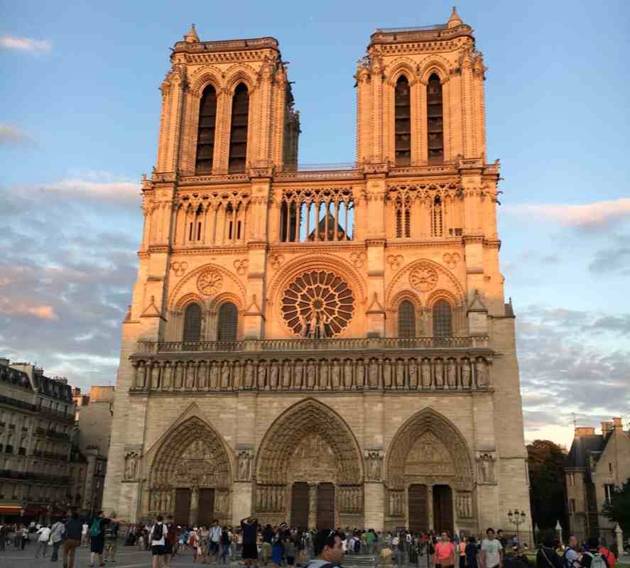 Notre-Dame de Paris Źródło: www.varactu.fr