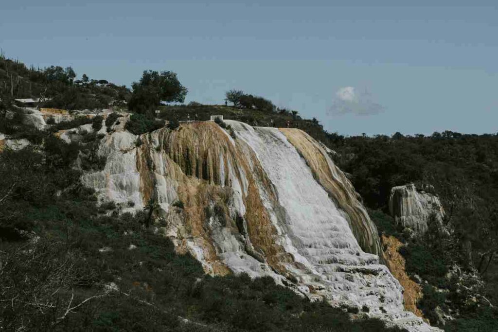 Hierve el Agua Źródło: Alan Cabello, www.pexels.com