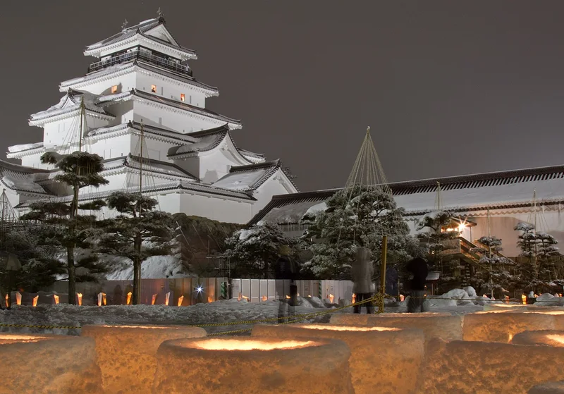 Zamek Aizuwakamatsu w prefekturze Fukushima / fot. Fumihiko Ueno wikipedia.org