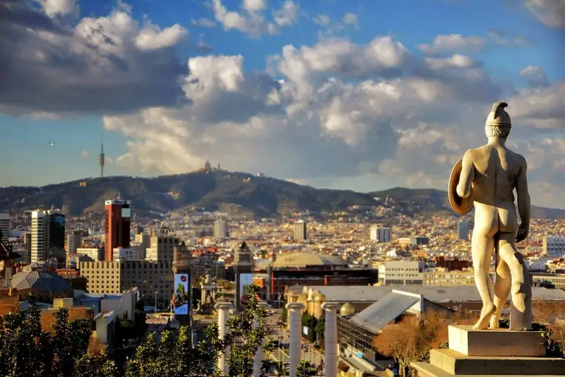 Widok na Barcelonę, fot. Joaquin Aranoa, pixabay.com