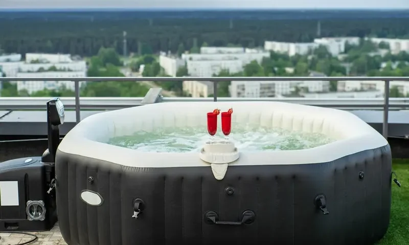 Jacuzzi dmuchane do ogrodu czyli luksusowe spa na wyciągnięcie ręki