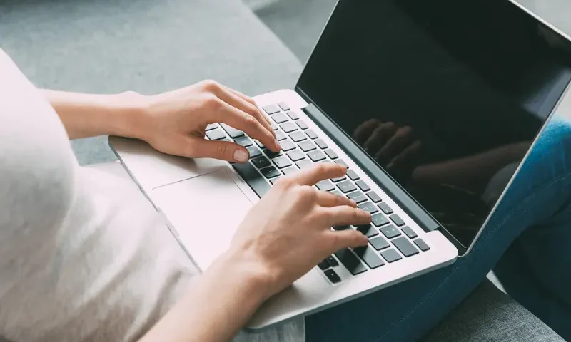 Bezpieczne udostępnianie dokumentów – dlaczego warto konwertować Word do PDF