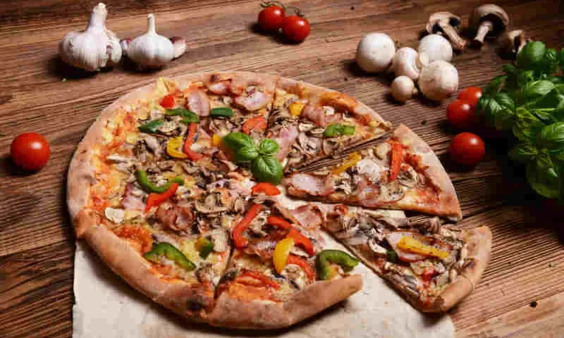 Pizza z patelni, fot. kwasny222, Vista Create
